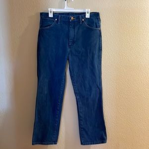 Men’s Wrangler straight leg jeans